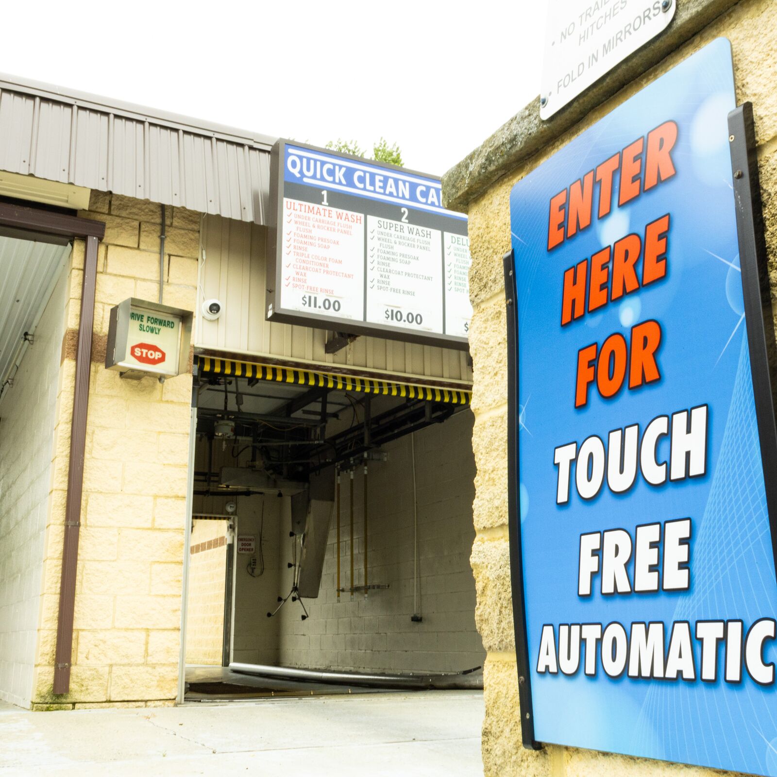 Enter here for touch free automatic wash sign